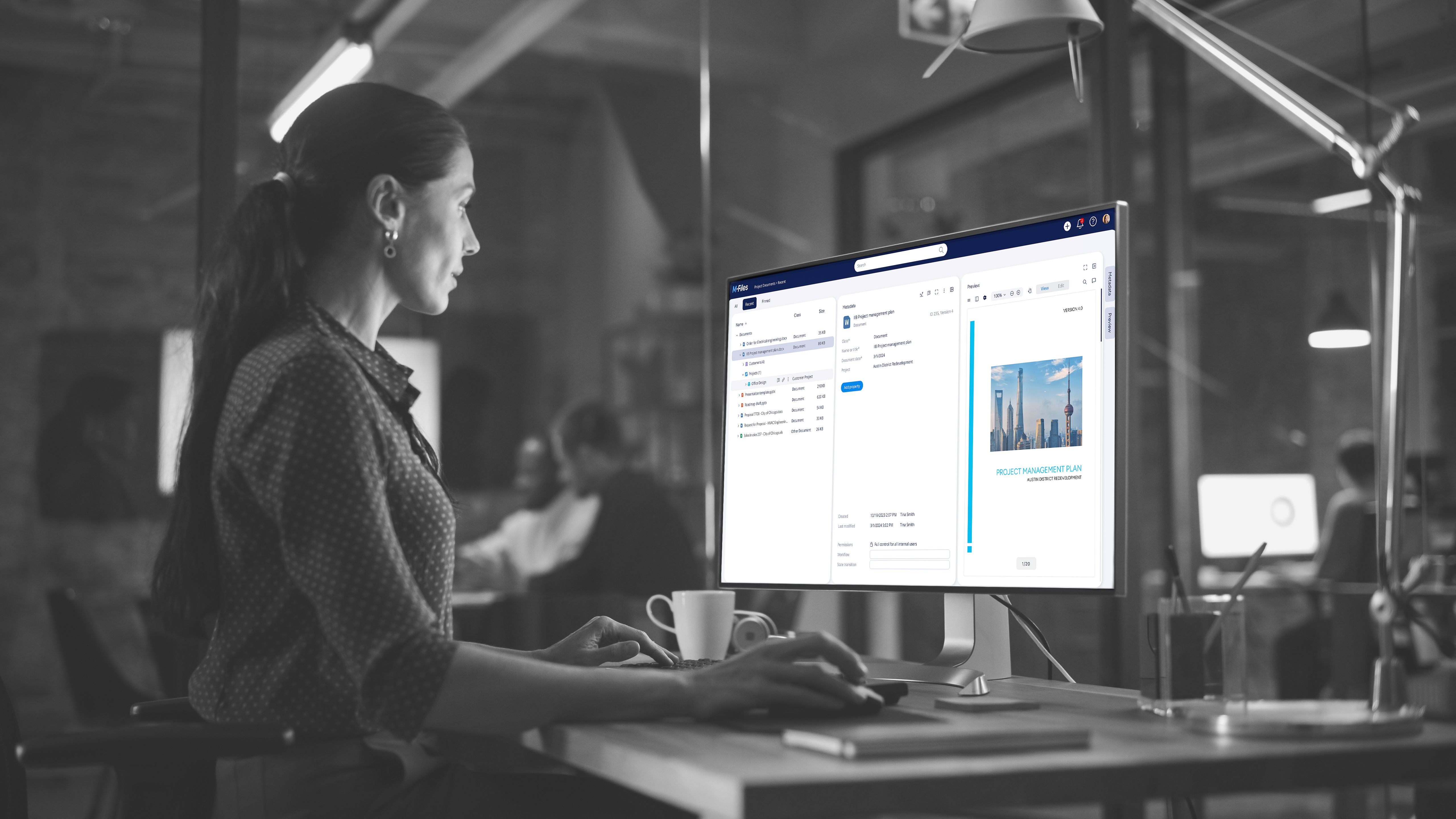 Web_-_Hover_and_selection-Woman-sitting-desk-glass_office-screen_sptcta