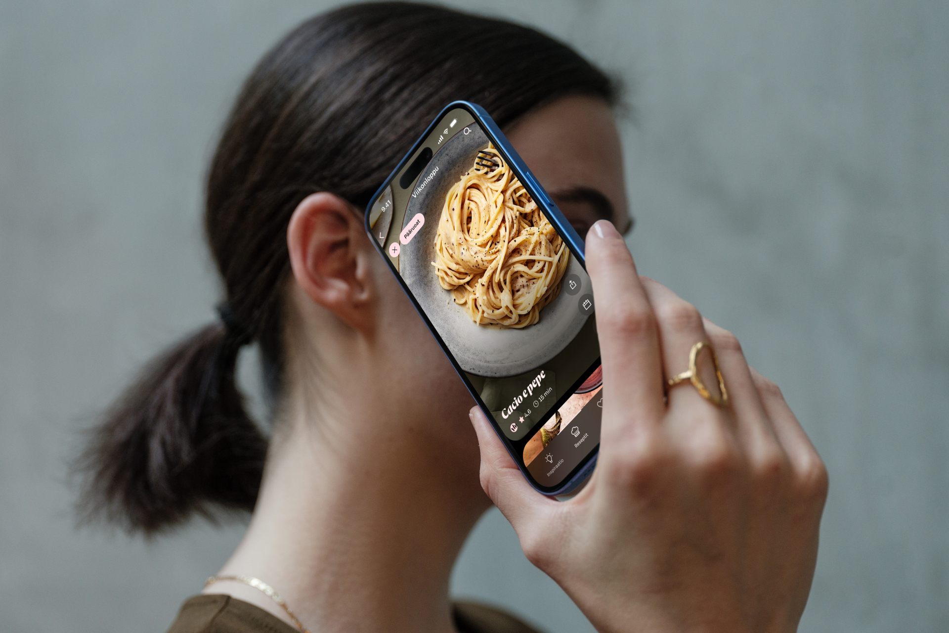 reaktor-cross-industries- website-case-yhteishyva-mockup-8